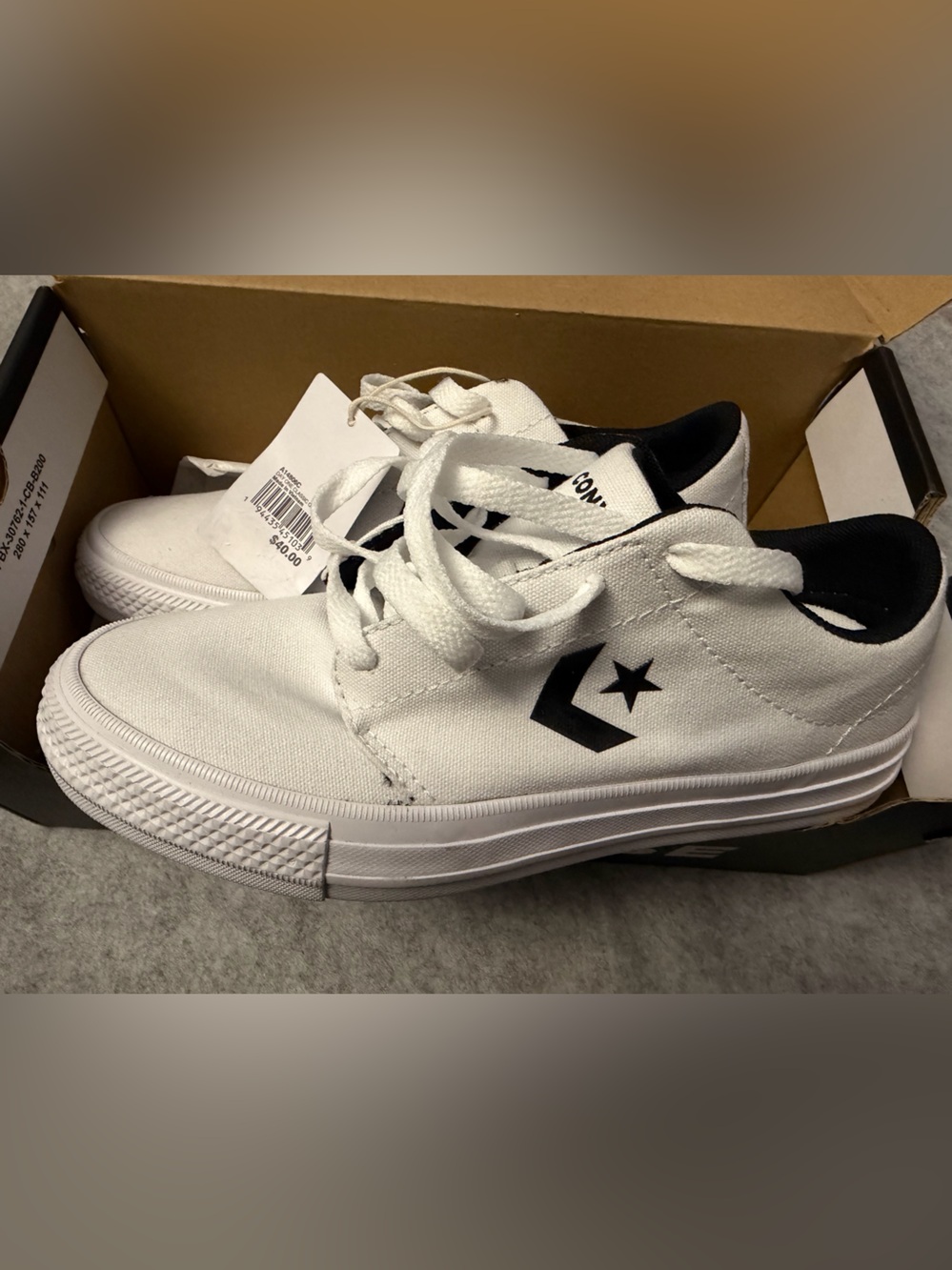 Converse White and Black Low-Top Canvas Sneakers M4 W5.5